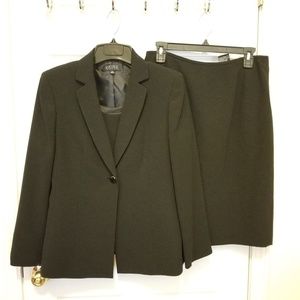 10p 3 Piece Black suit by Kasper